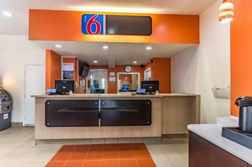 Motel 6 Southwest Raleigh - Cary