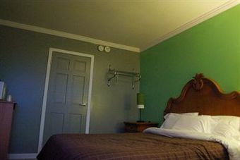 Hotel Boardwalk Seaport Inn