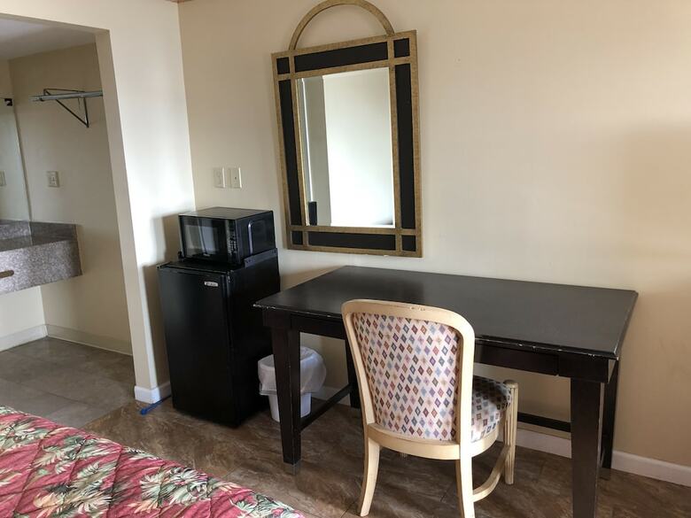 Sea Palace Motel