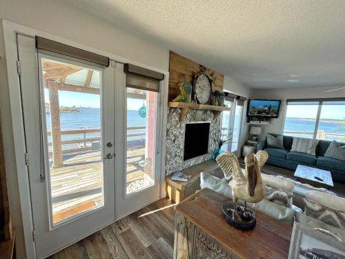 Beach House On The Bay Home