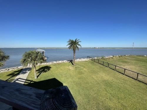 Beach House On The Bay Home