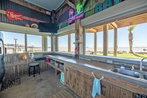 Beach House On The Bay Home