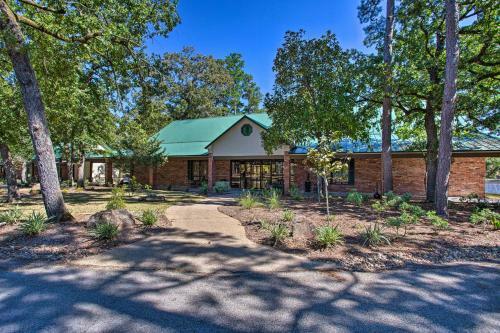 Holly Lake Ranch Home With Community Amenities