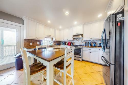 Long Island Village 123 E Scallop Sea Cottage