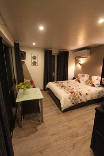 Hostal La Chambre Des Onglous