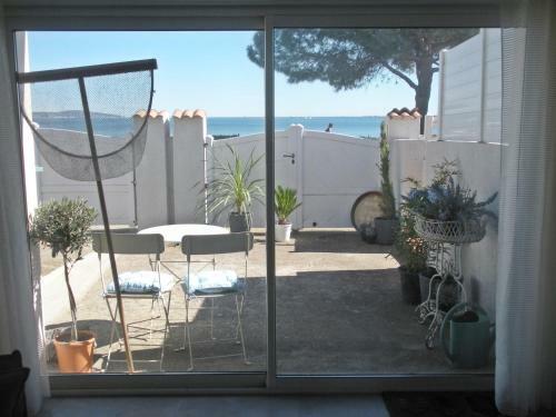 Apartamento Studio Du Lac - Waterfront Accommodation For 2 With Private Jacuzzi