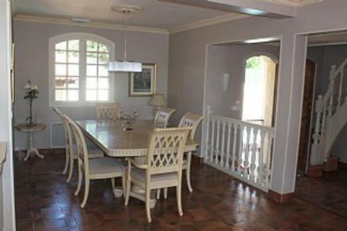 Stunning Villa With Private Pool And Gardens