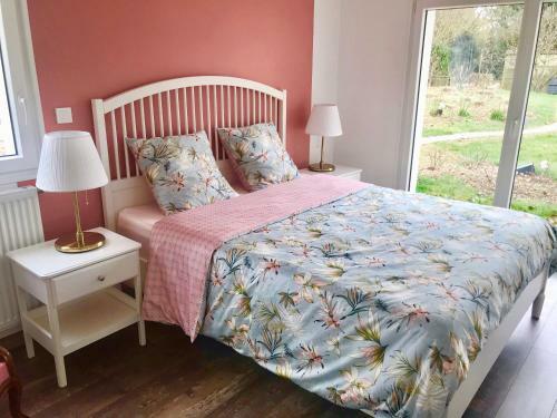 Maison Blanche En C�te de Nacre