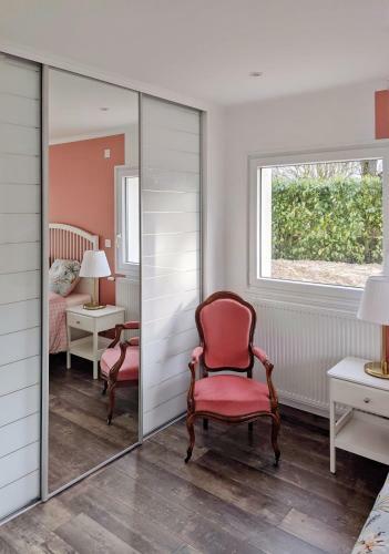 Maison Blanche En C�te de Nacre