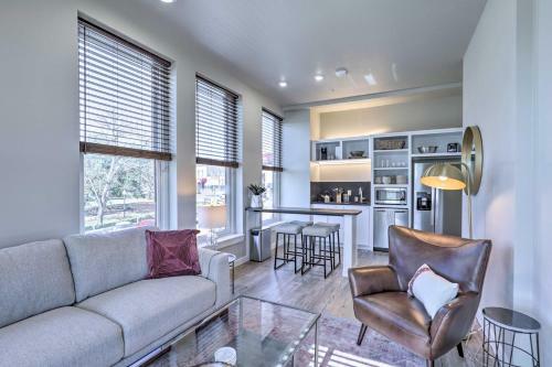 Apartamento Sleek, Newly Updated Downtown San Marcos Apt!