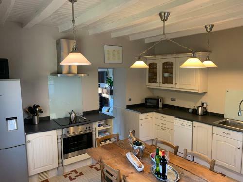 Beautiful 2-bed Manor House Gite In Mauprevoir