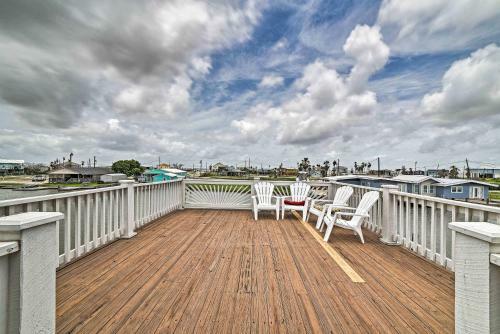 Waterfront Rockport Home With Dock And 2 Kayaks!