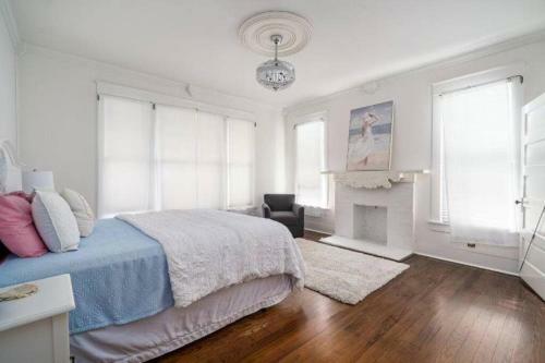 Remodeled Historic Rockport Home With 2 Masters