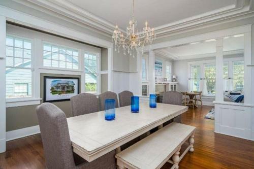 Remodeled Historic Rockport Home With 2 Masters