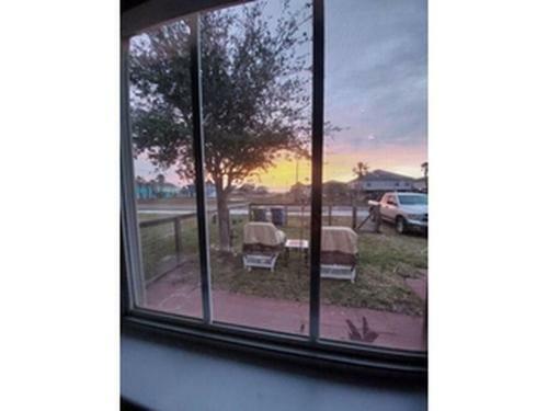 Spacious 2bd With Jacuzzi Coastal