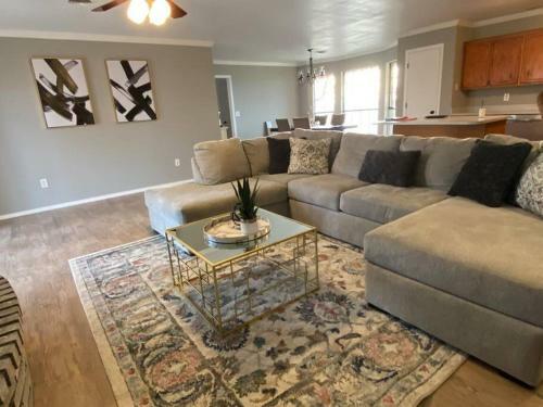 Large Modern Family Home!