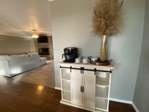 Large Modern Family Home!