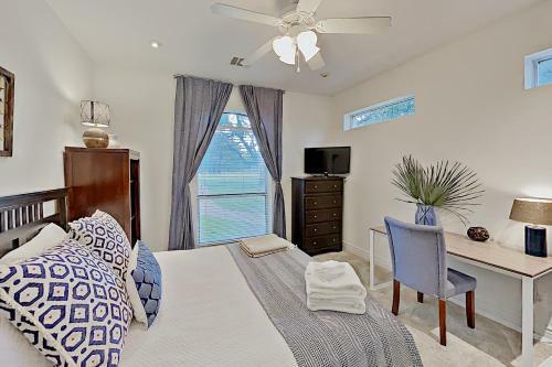 Cliff Side Oasis