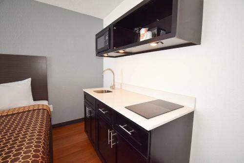 Hotel Quality Inn & Suites