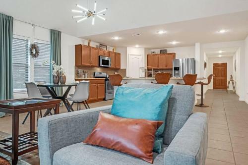 Beautiful & Cozy Vacation Home In Spring Texas.