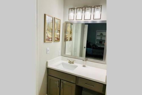 Luxury Apartment Walkable To Towncenter 2bed