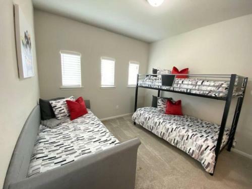 Staycation! In Fabulous Spring,tx 5bd/3.5bth Pool!