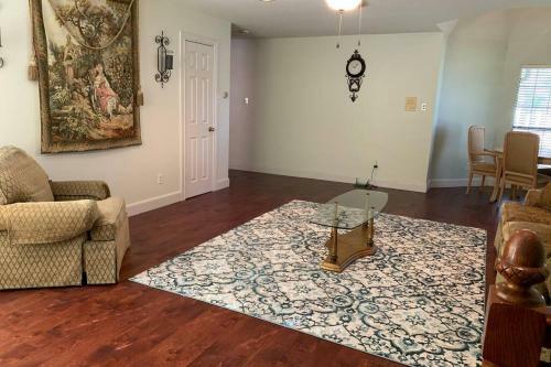 Private Pool/spa Spacious Centrally Located Estate