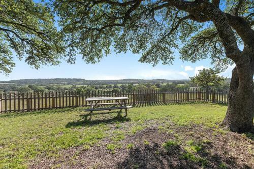 Cottage At Twin Oaks