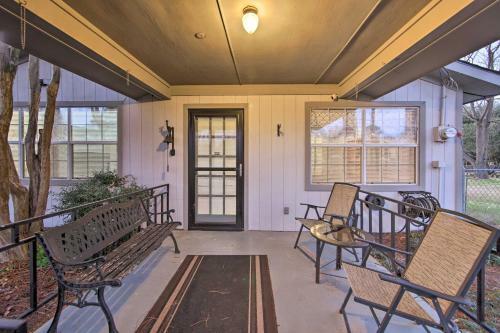 Serene Home With Yard, On Cedar Creek Reservoir