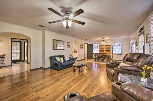 Serene Home With Yard, On Cedar Creek Reservoir