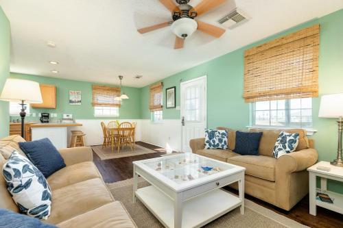 Casa de Las Olas - Huge Fenced Yard, Massive Outdoor Shower, Great Breezes From Deck!