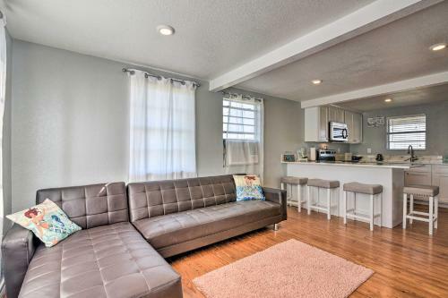 Bright And Breezy Home 4 Blocks To Beach!