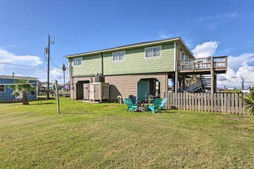Surfside Beach Hideaway With Private Yard!