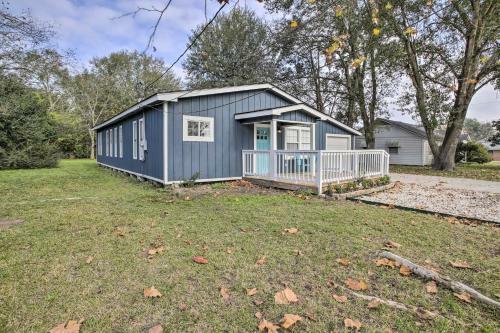 Pet-friendly Cottage, 3 Blocks To Main St!