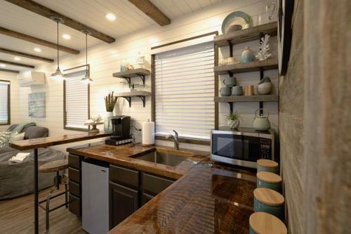 Container Tiny Home 12 Min To Magnolia Silos And Baylor
