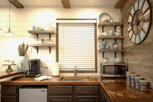 Container Tiny Home 12 Min To Magnolia Silos And Baylor