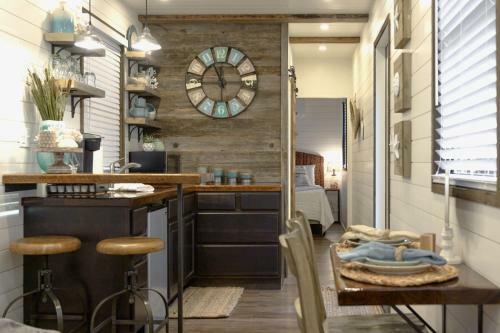 Container Tiny Home 12 Min To Magnolia Silos And Baylor