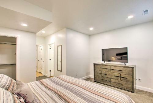 Modern Mtn View Townhome Less Than 5 Mi To Skiing!