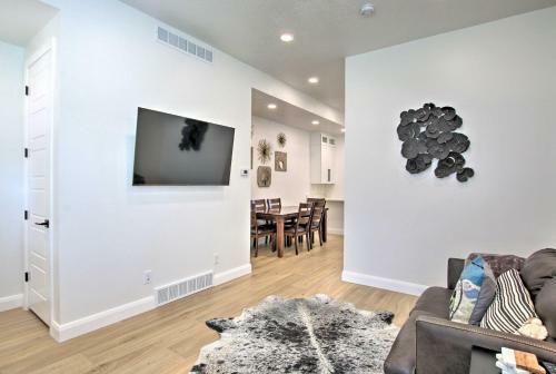 Modern Mtn View Townhome Less Than 5 Mi To Skiing!