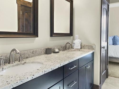 Black Rock Ridge Home