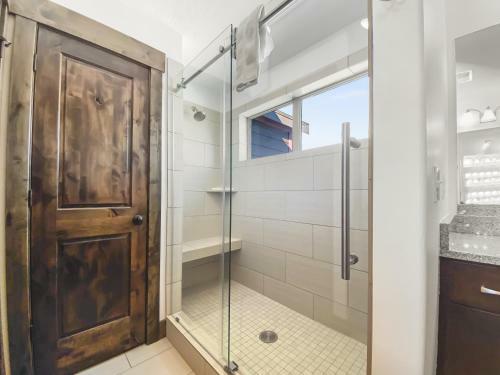 906 W, Abigail Home