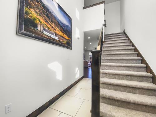 906 W, Abigail Home