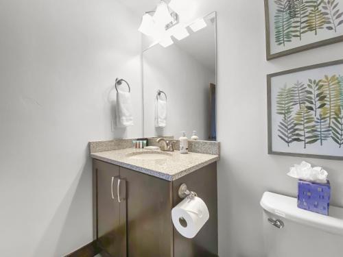 906 W, Abigail Home