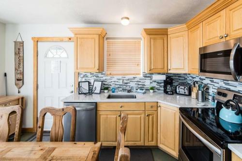 Kat's Kabin - Amazing Views And Accommodations!
