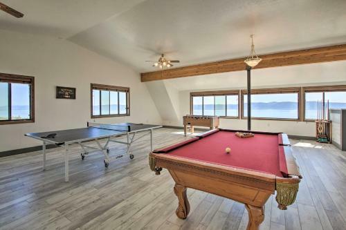 Breathtaking Bear Lake Escape With Game Room!
