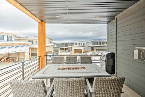 Newly-built Lakeside Gem With Community Perks!