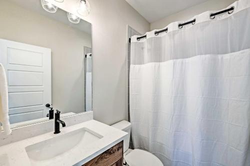 Newly-built Lakeside Gem With Community Perks!
