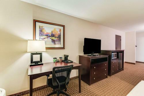 Hotel Holiday Inn Riverside Minot