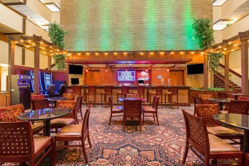 Hotel Holiday Inn Riverside Minot