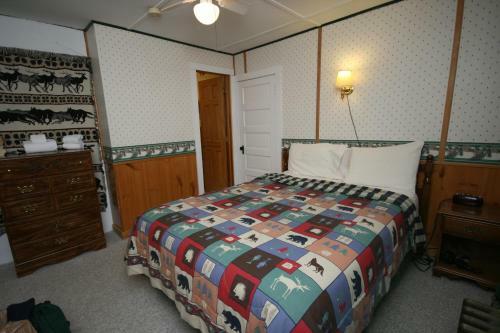 Bed & Breakfast Spruce Lodge Llc